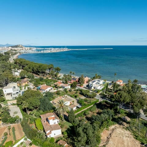 4 bedroom Villa for sale in Las Rotas / Les Rotes, Dénia with garage - € 1,195,000 (Ref: 9351194)