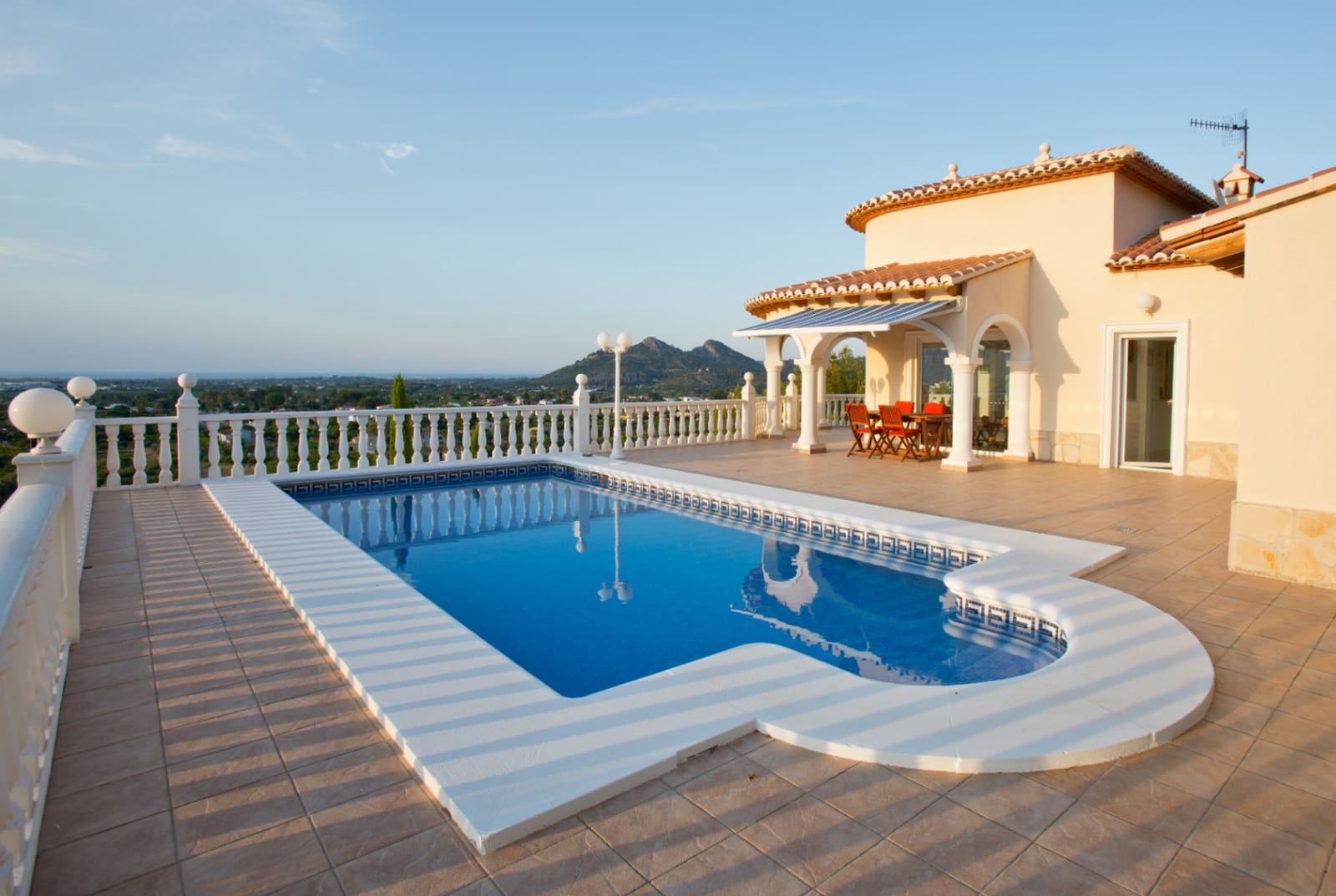 3 Zimmer Villa zu verkaufen in Pedreguer mit Pool Garage - 645.000 € (Ref: 9351198)