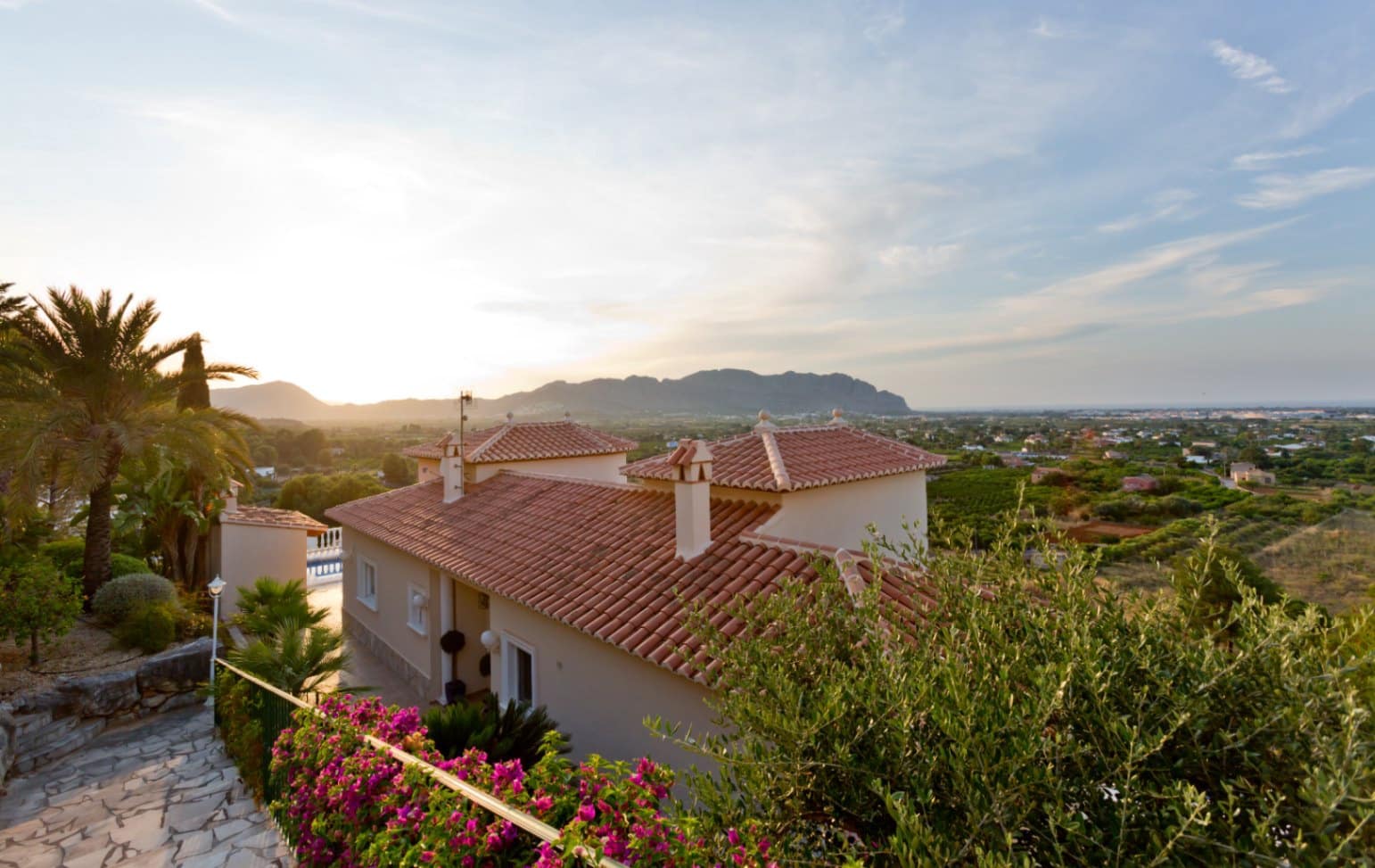 3 Zimmer Villa zu verkaufen in Pedreguer mit Pool Garage - 645.000 € (Ref: 9351198)