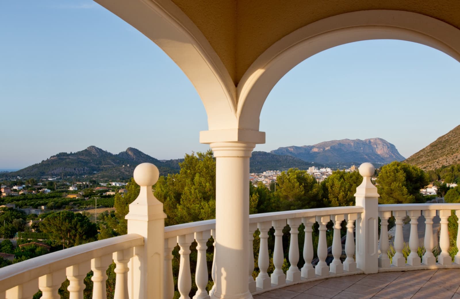 3 Zimmer Villa zu verkaufen in Pedreguer mit Pool Garage - 645.000 € (Ref: 9351198)