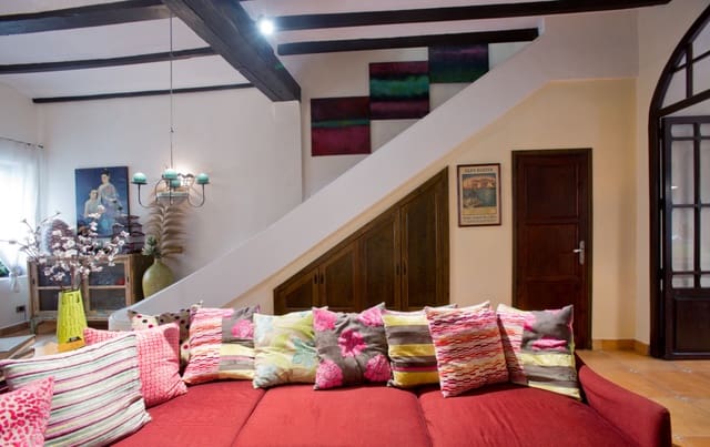 4 makuuhuone Paritalo myytävänä paikassa Centro Urbano, Dénia mukana uima-altaan 
autotalli - 1 100 000 € (Ref: 9351199)