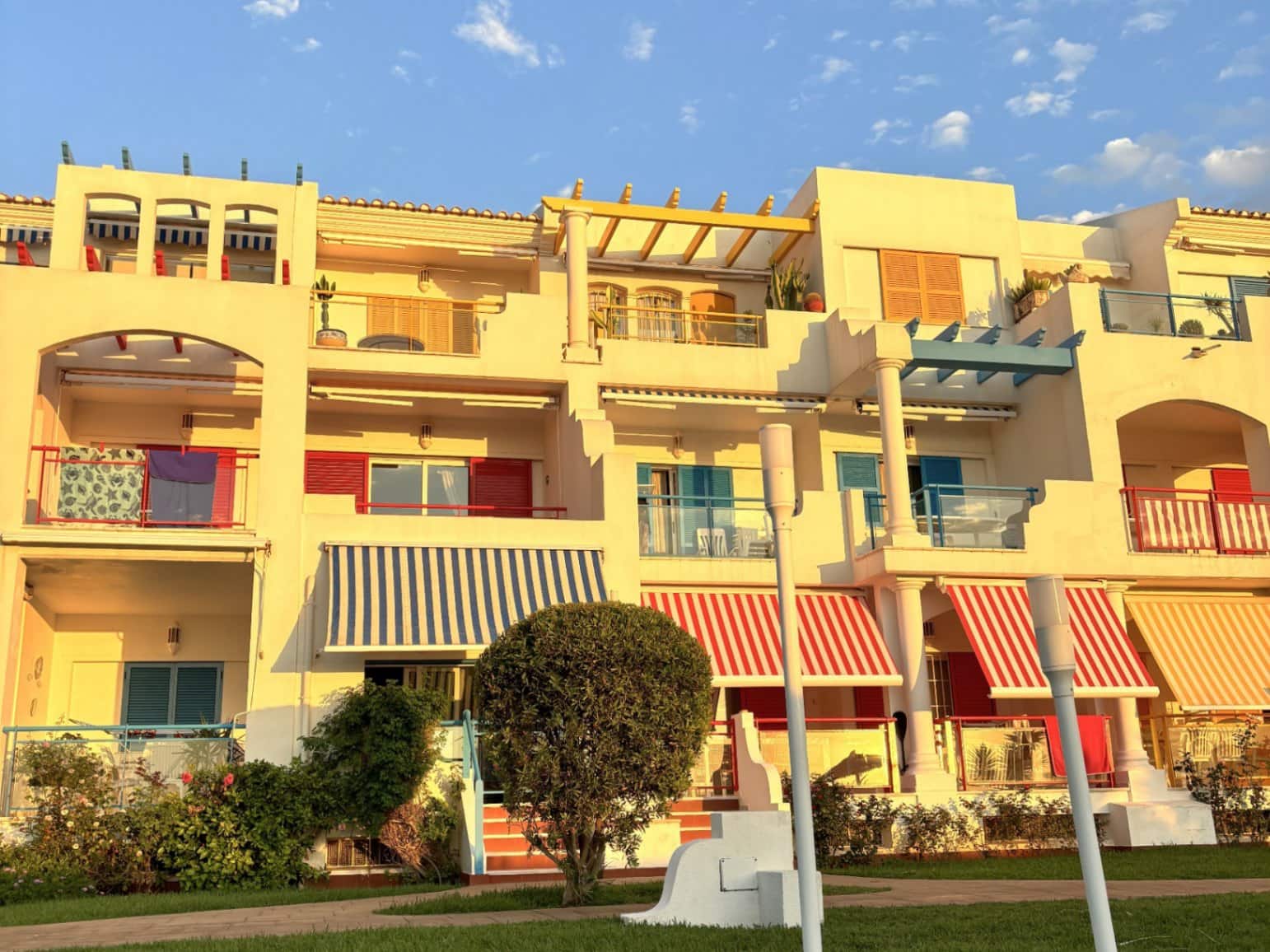 2 soverom Leilighet til salgs i Denia med svømmebasseng garasje - € 425 000 (Ref: 9351202)