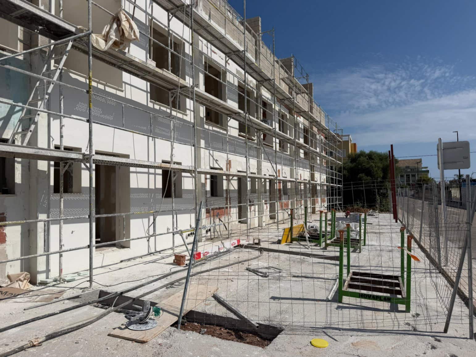 3 sypialnia Dom szeregowy na sprzedaż w Denia z basenem garażem - 365 000 € (Ref: 9882589)