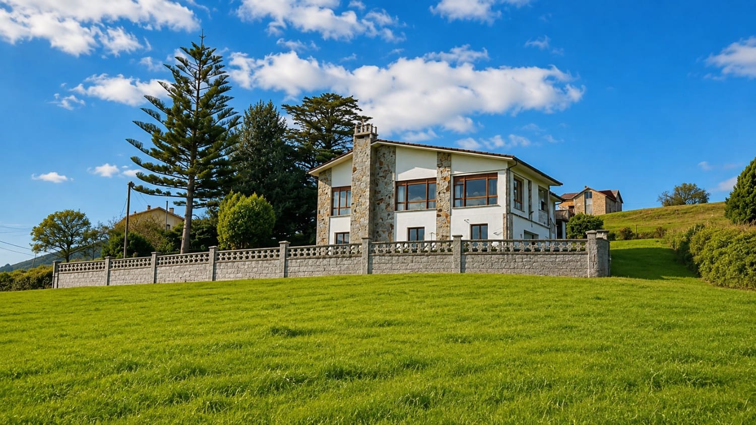 4 bedroom Villa for sale in Coana - € 550,000 (Ref: 10015043)