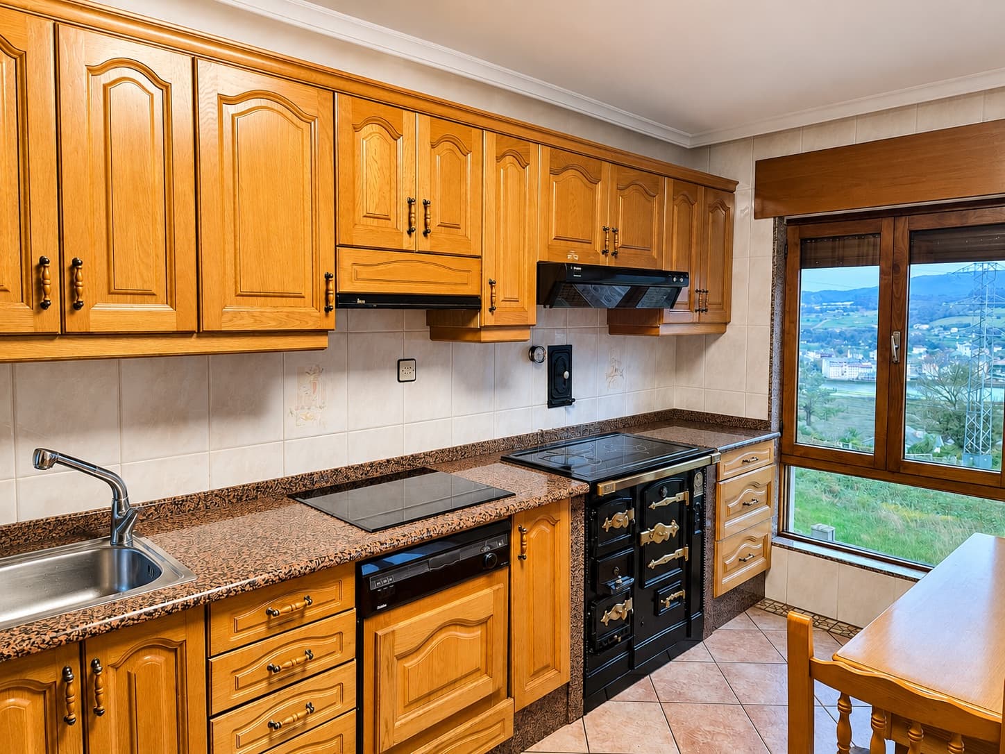 4 bedroom Villa for sale in Coana - € 550,000 (Ref: 10015043)