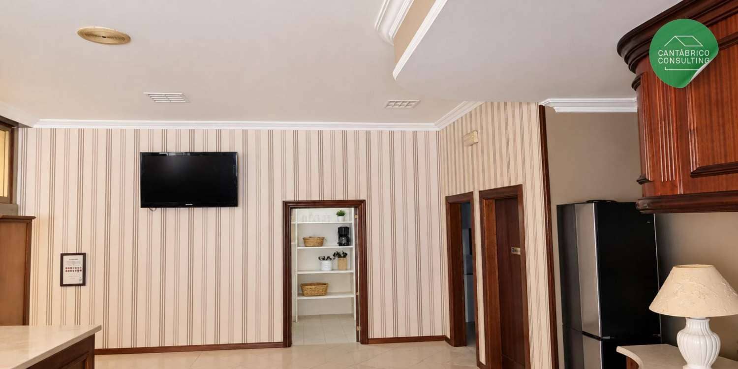 11 bedroom Hotel for sale in Navia - € 450,000 (Ref: 10061271)