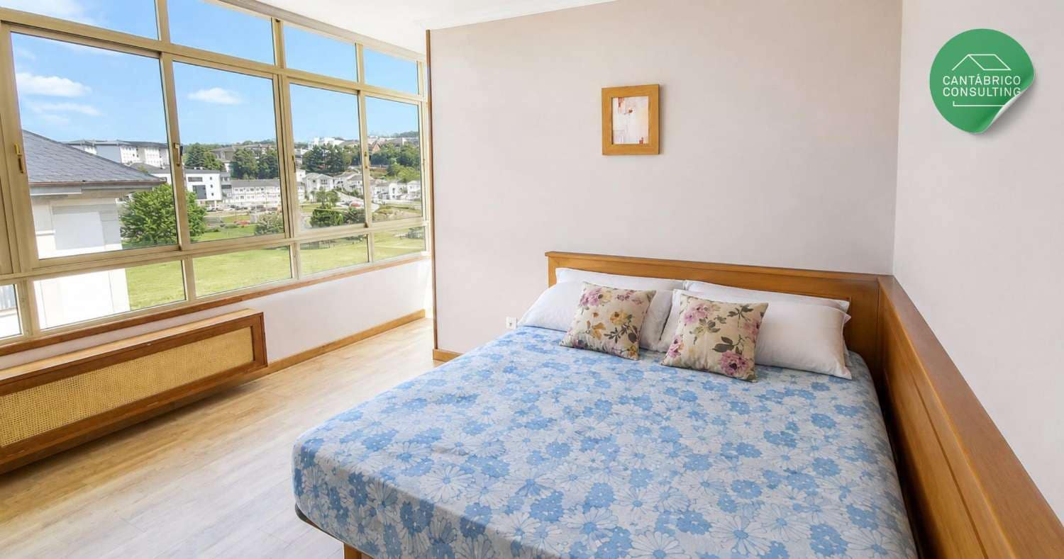 11 bedroom Hotel for sale in Navia - € 450,000 (Ref: 10061271)