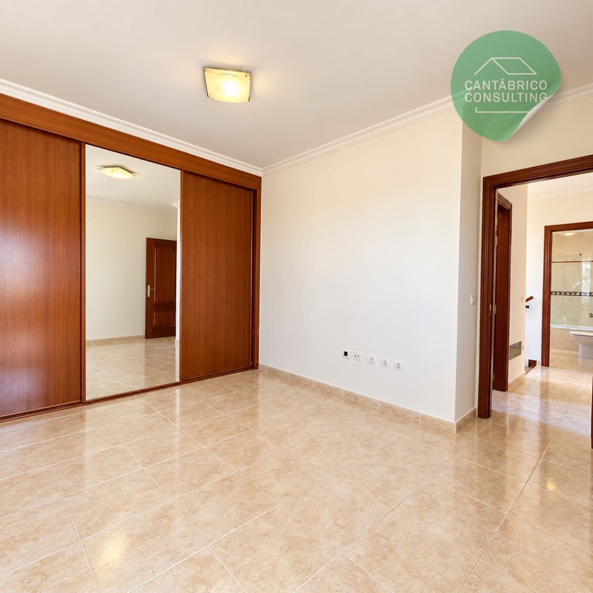 2 chambre Villa/Maison à vendre à Arona avec garage - 437 000 € (Ref: 10139132)