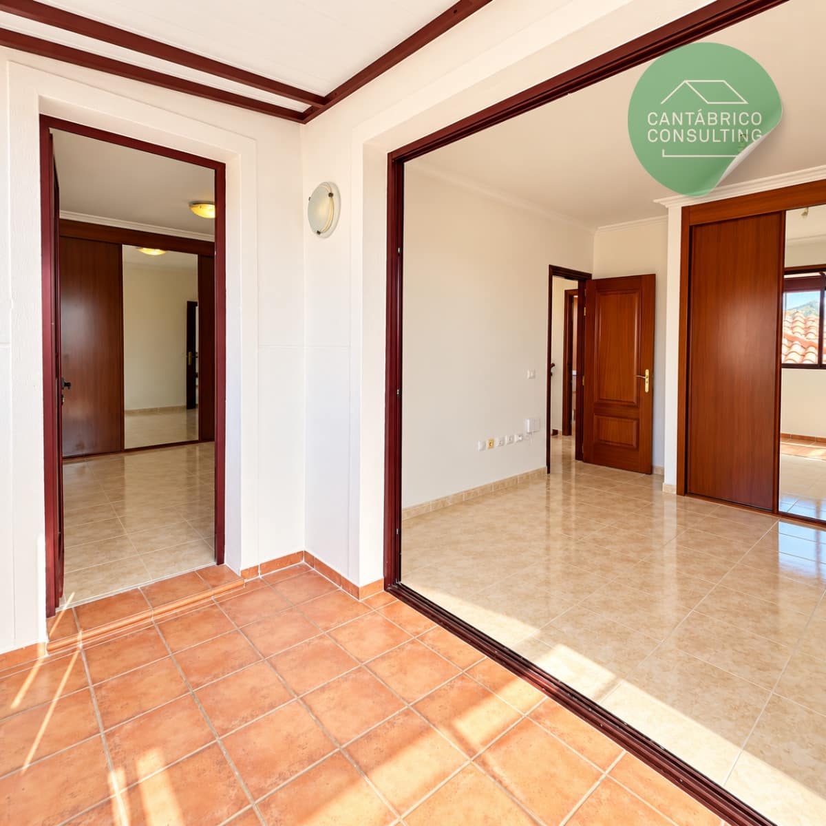 2 chambre Villa/Maison à vendre à Arona avec garage - 437 000 € (Ref: 10139132)