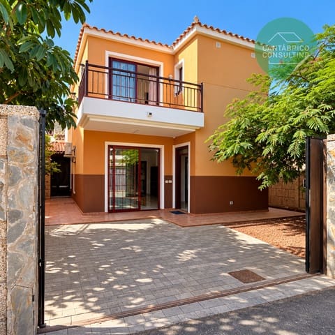 2 soverom Villa til salgs i Arona med garasje - € 437 000 (Ref: 10139132)