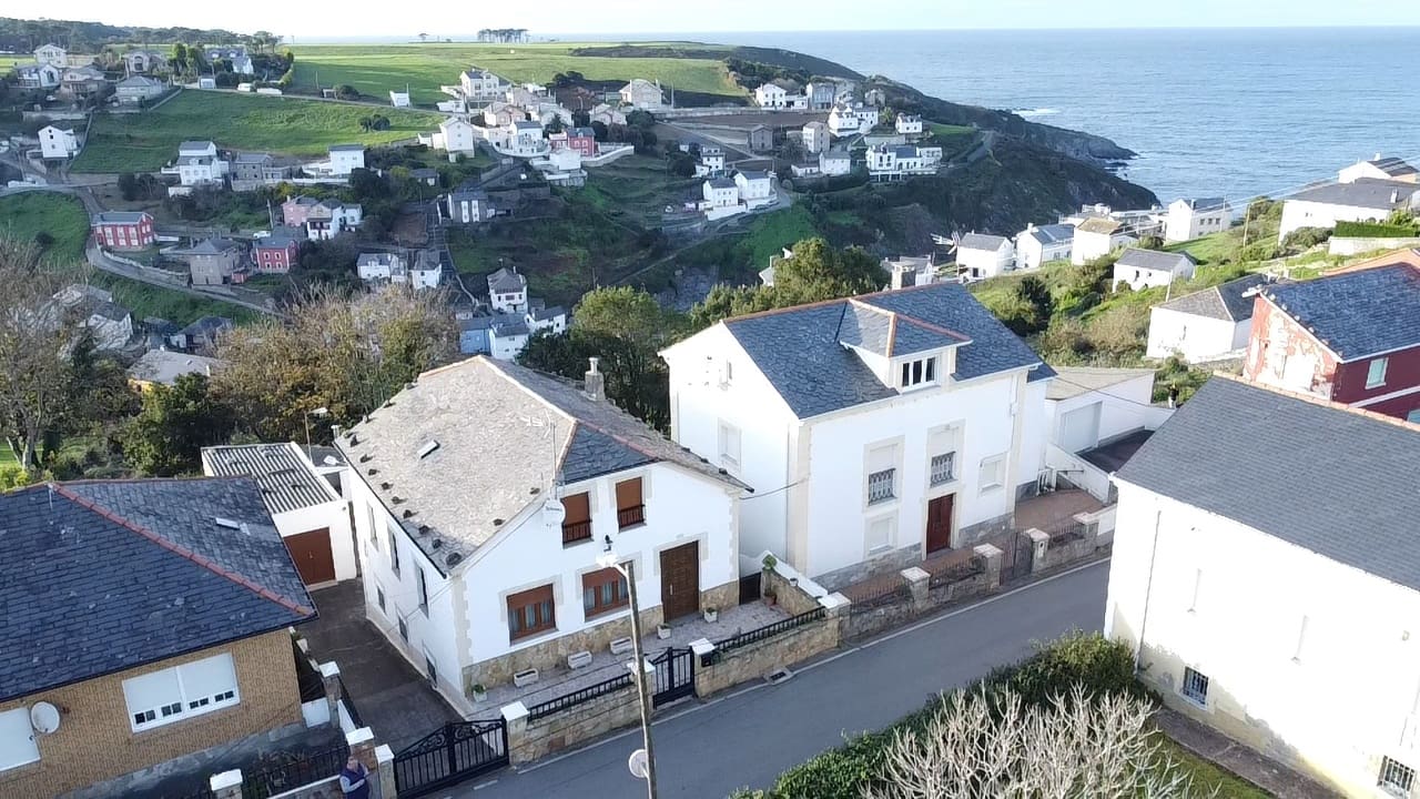 5 quarto Casa em Banda para venda em Coana - 260 000 € (Ref: 4036648)