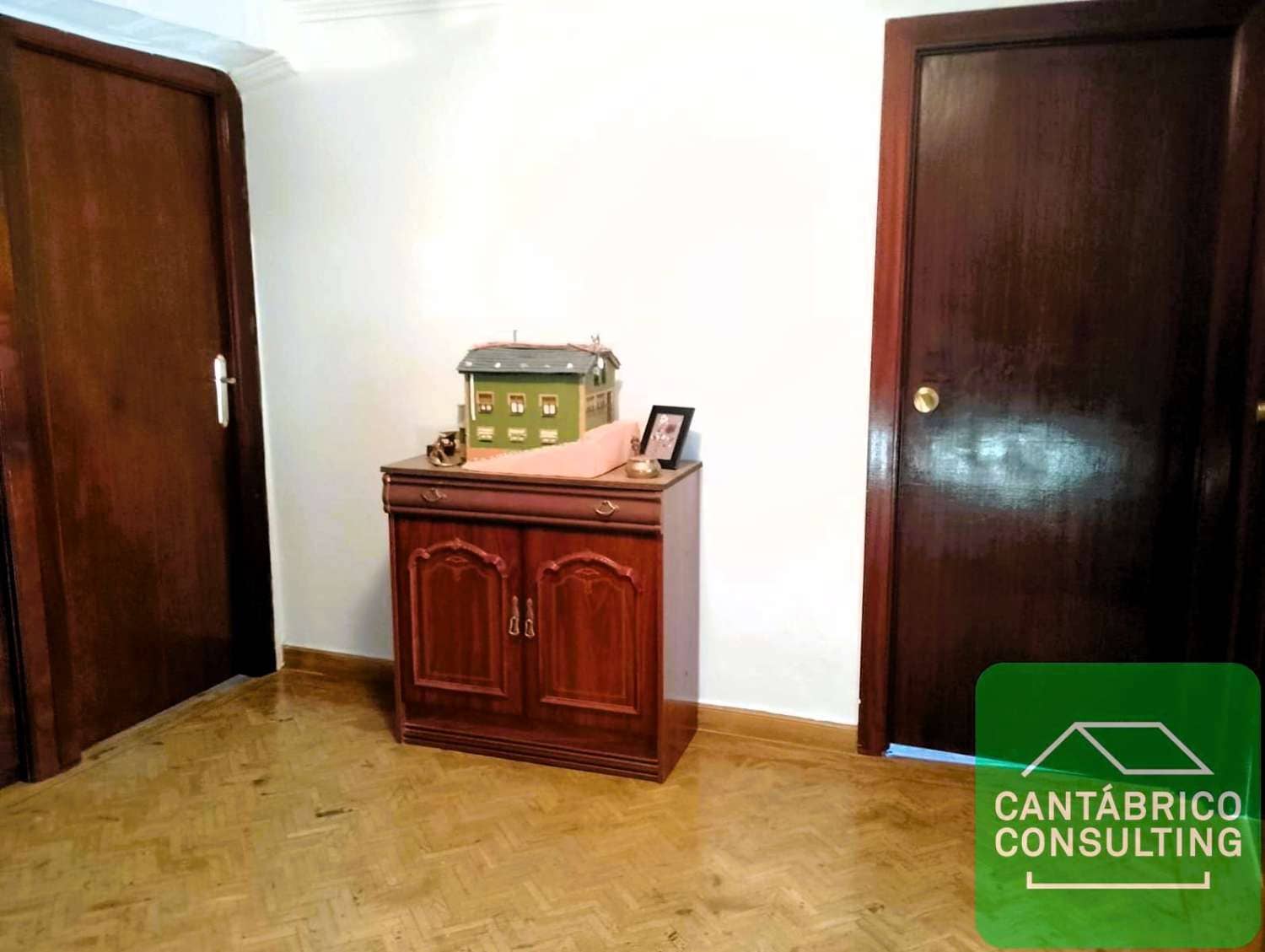 5 quarto Casa em Banda para venda em Coana - 260 000 € (Ref: 4036648)