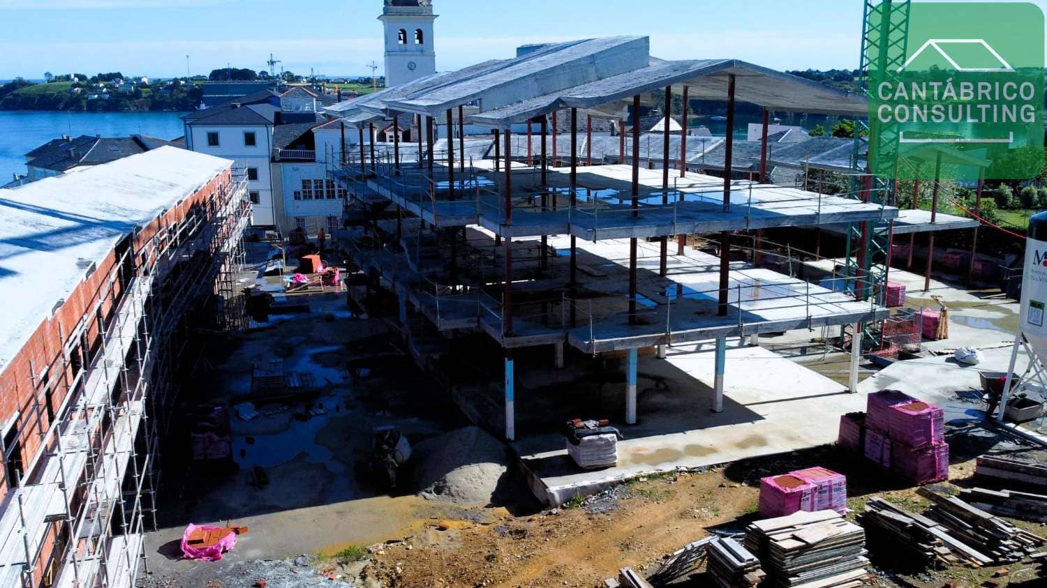 3 slaapkamer Rijtjeshuis te koop in Castropol met garage - € 276.200 (Ref: 7918559)