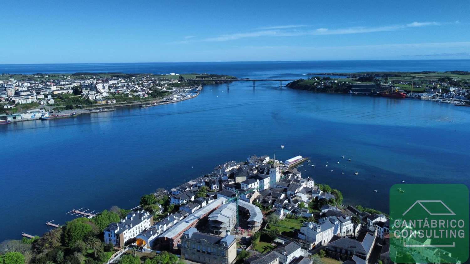 3 soveværelse Rækkehus til salg i Castropol med garage - € 285.000 (Ref: 7923490)