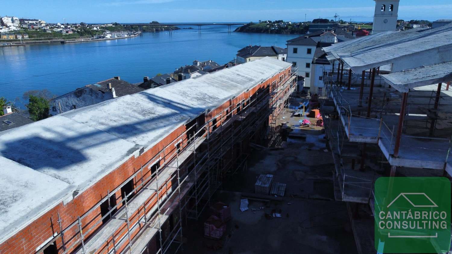 3 soveværelse Rækkehus til salg i Castropol med garage - € 285.000 (Ref: 7923490)