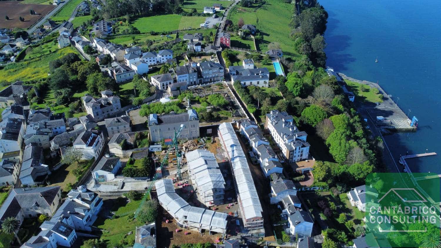 3 makuuhuone Rivitalo myytävänä paikassa Castropol mukana 
autotalli - 287 000 € (Ref: 7923491)