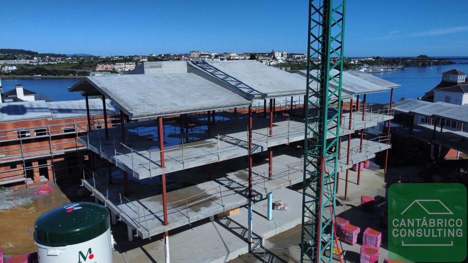 3 makuuhuone Rivitalo myytävänä paikassa Castropol mukana 
autotalli - 287 000 € (Ref: 7923491)