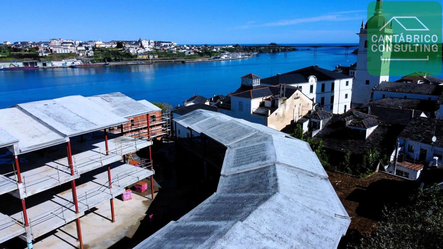 3 soveværelse Rækkehus til salg i Castropol med garage - € 299.500 (Ref: 8046923)