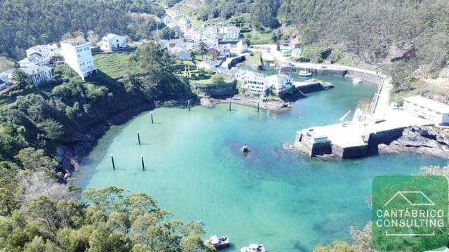 6 quarto Casa em Banda para venda em El Franco - 525 000 € (Ref: 8215739)