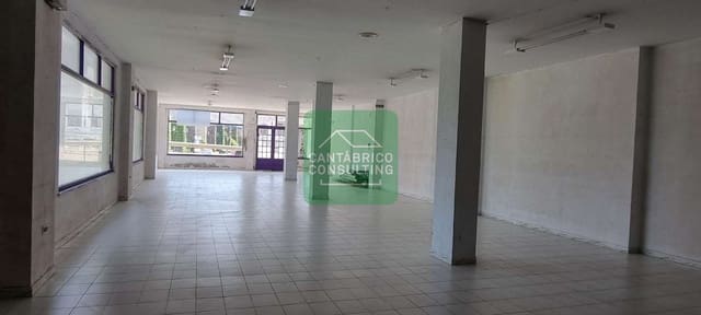 Erhverv til salg i Navia - € 290.000 (Ref: 8339398)