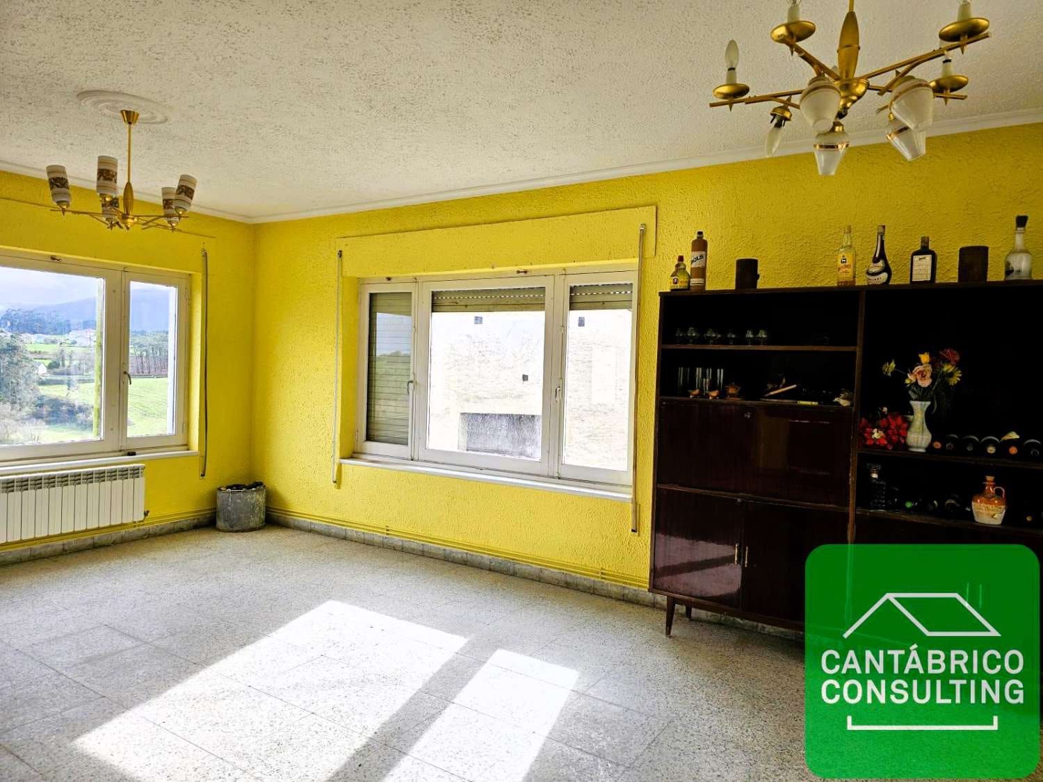 7 soverom Hus til salgs i Navia - € 359 000 (Ref: 8640765)