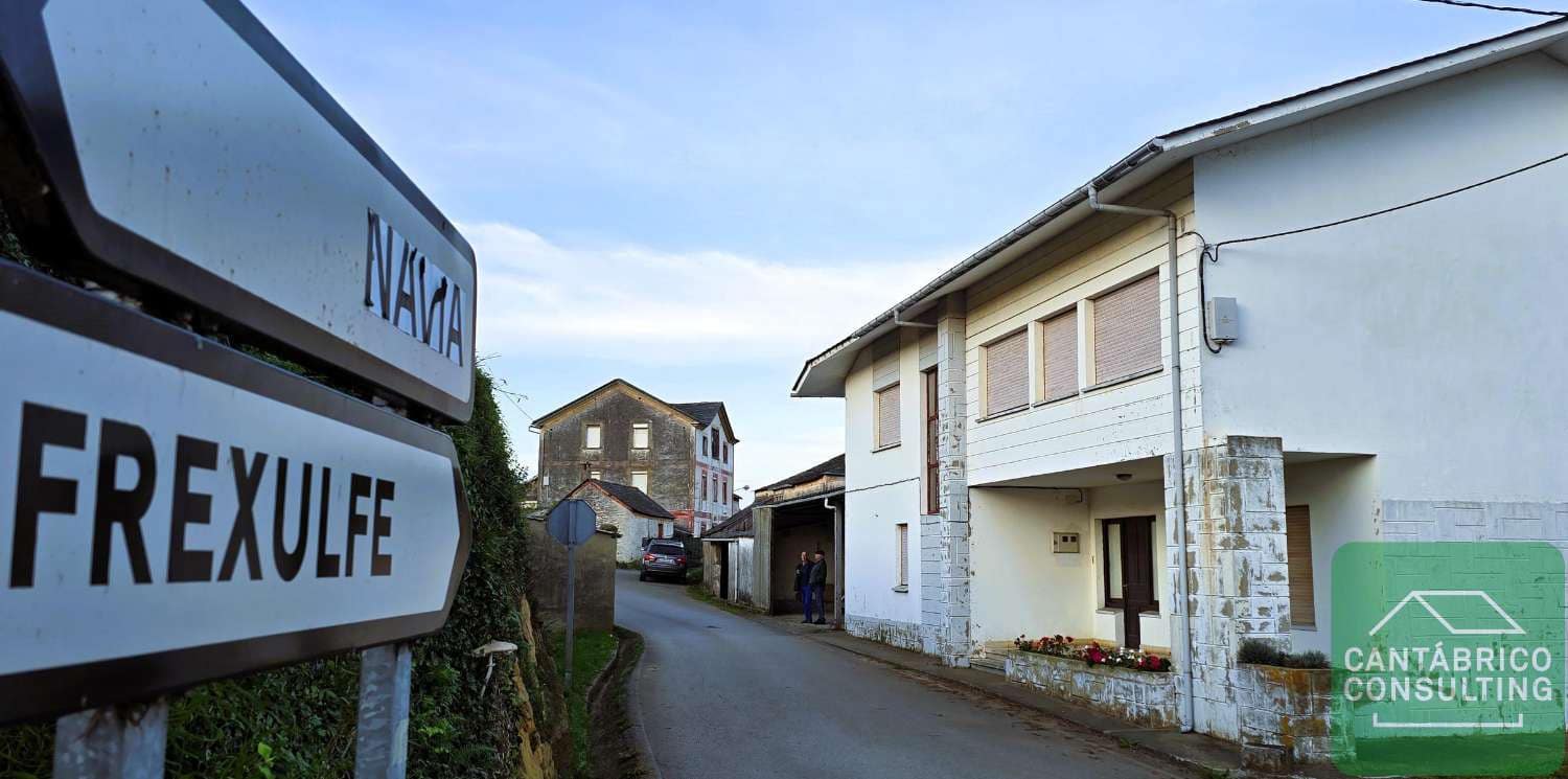 7 soverom Hus til salgs i Navia - € 359 000 (Ref: 8640765)