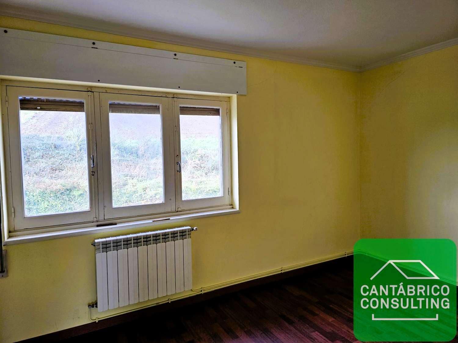 7 soverom Hus til salgs i Navia - € 359 000 (Ref: 8640765)