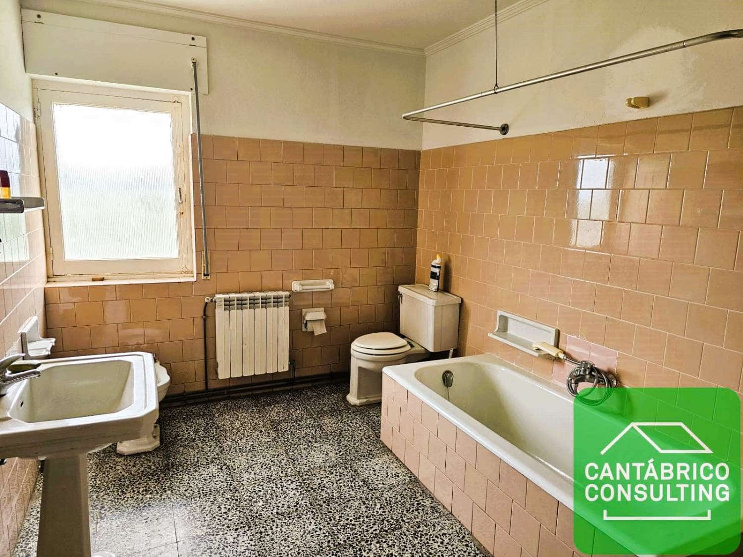 7 soverom Hus til salgs i Navia - € 359 000 (Ref: 8640765)