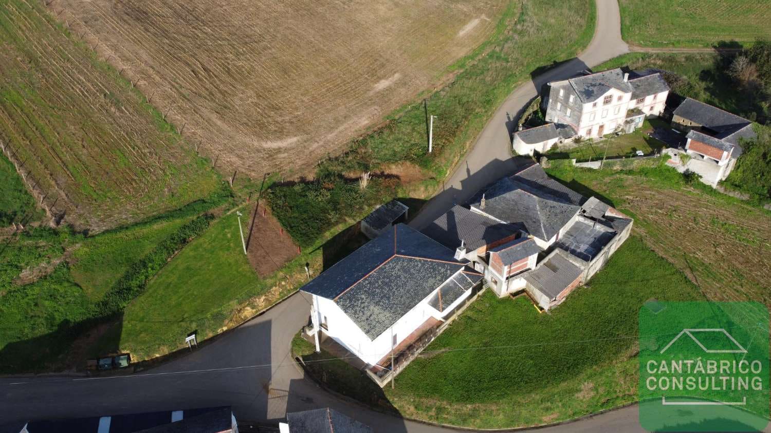 7 soverom Hus til salgs i Navia - € 359 000 (Ref: 8640765)