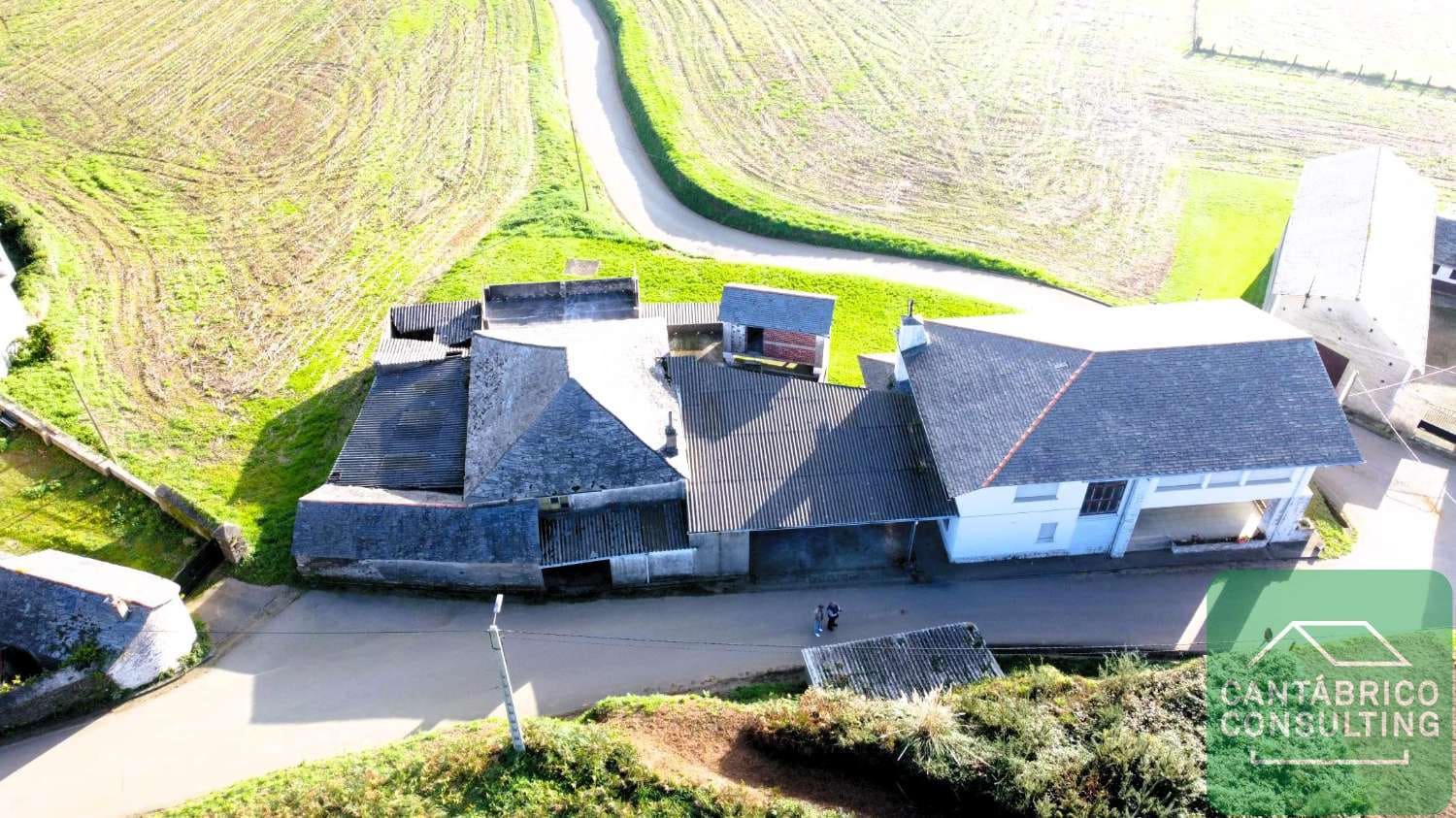 7 soverom Hus til salgs i Navia - € 359 000 (Ref: 8640765)