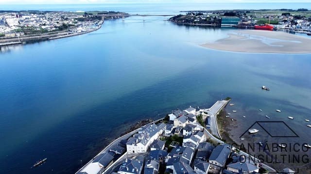 3 makuuhuone Rivitalo myytävänä paikassa Castropol mukana 
autotalli - 273 460 € (Ref: 8662070)