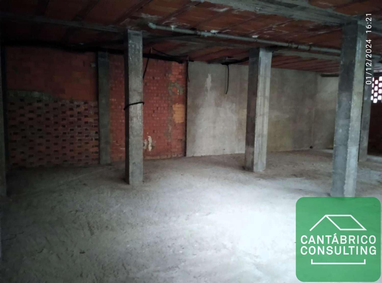 Erhverv til salg i Navia - € 117.000 (Ref: 8707209)