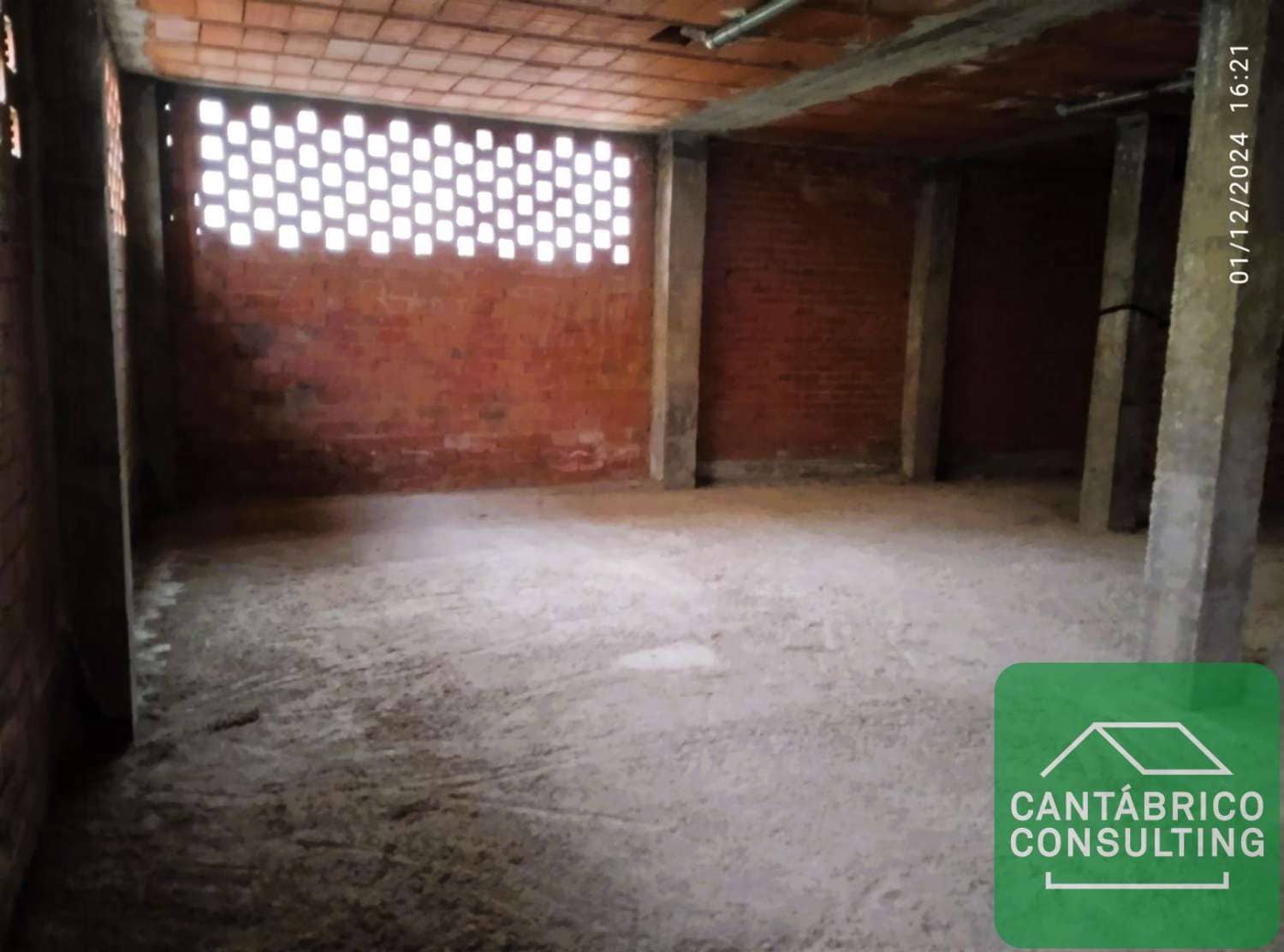 Erhverv til salg i Navia - € 117.000 (Ref: 8707209)