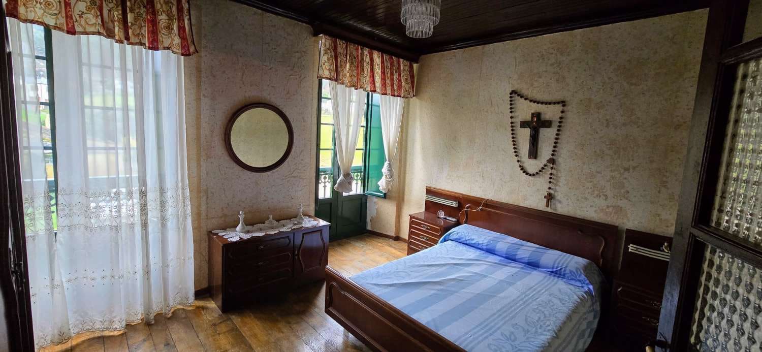 5 soveværelse Byhus til salg i Castropol - € 210.000 (Ref: 8763367)