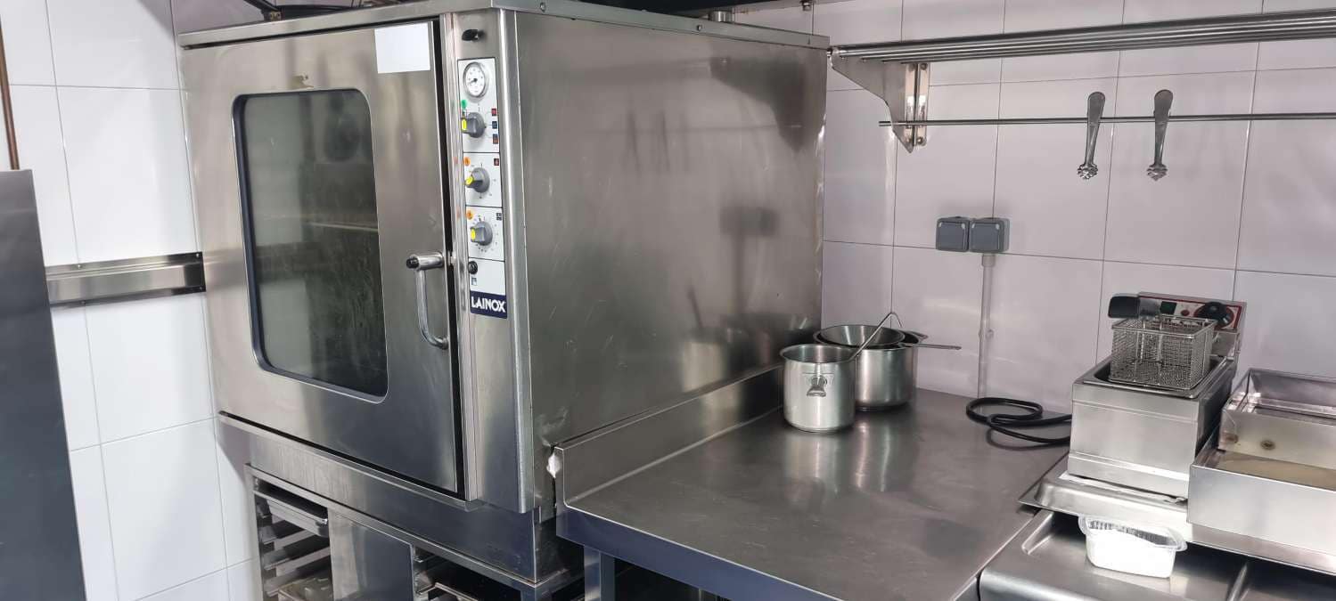 Restaurant/Bar til salg i Navia - € 500.000 (Ref: 8779931)