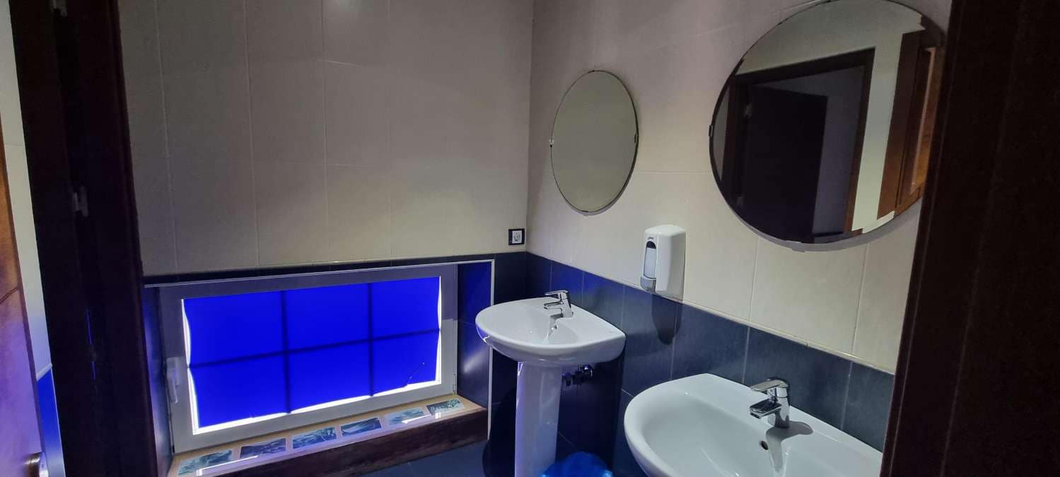 Restaurant/Bar til salg i Navia - € 500.000 (Ref: 8779931)