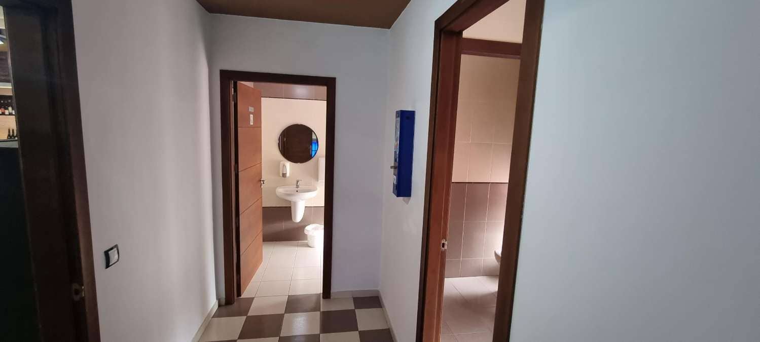 Restaurant/Bar til salg i Navia - € 500.000 (Ref: 8779931)