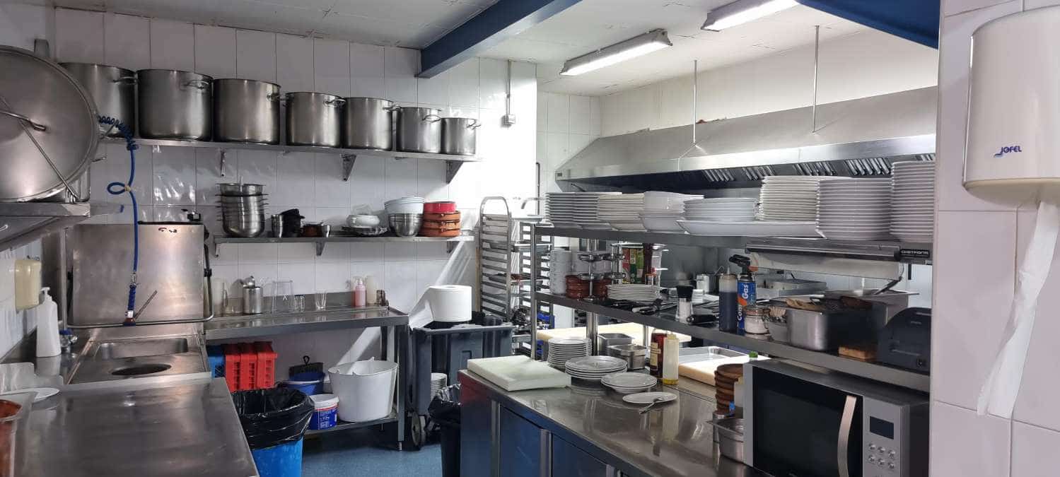 Restaurant/Bar til salg i Navia - € 500.000 (Ref: 8779931)