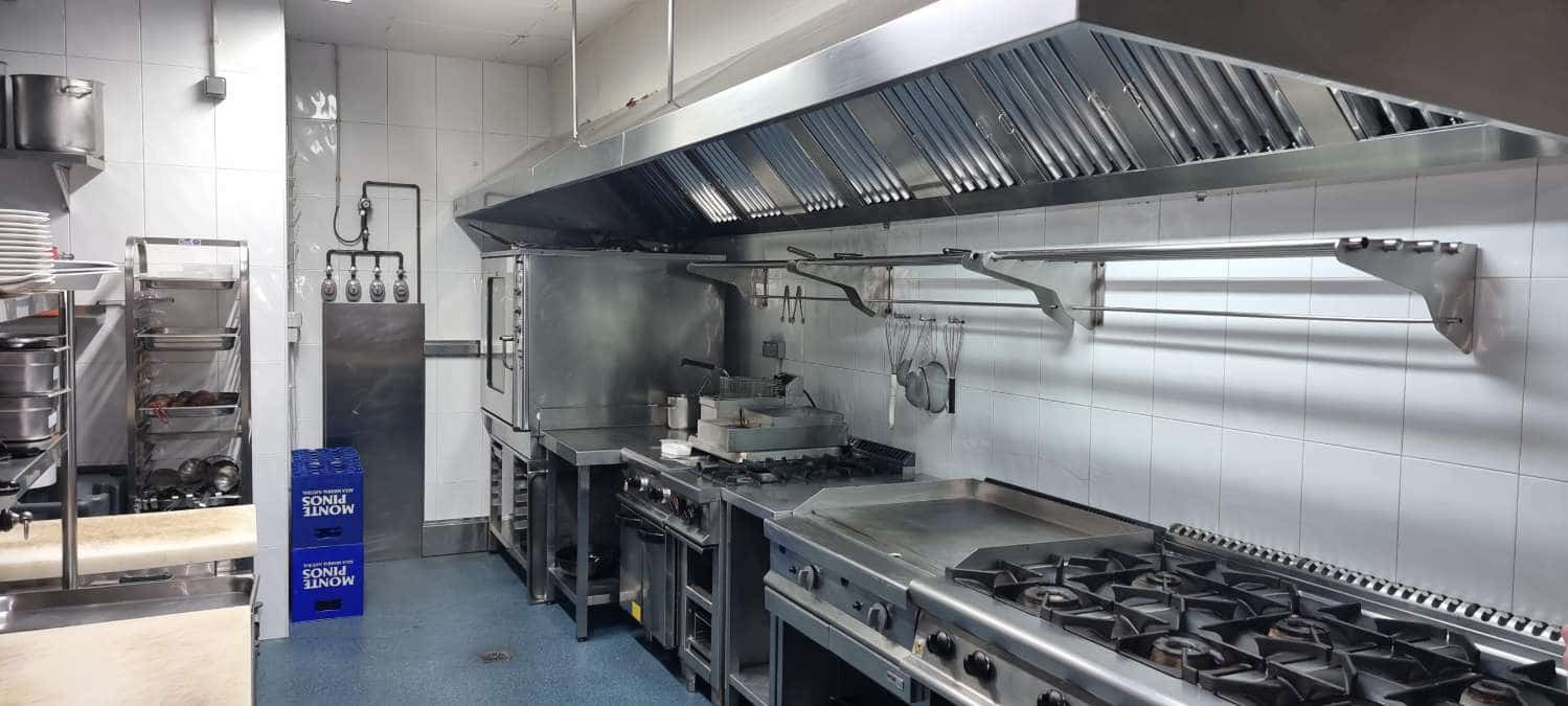 Restaurant/Bar til salg i Navia - € 500.000 (Ref: 8779931)