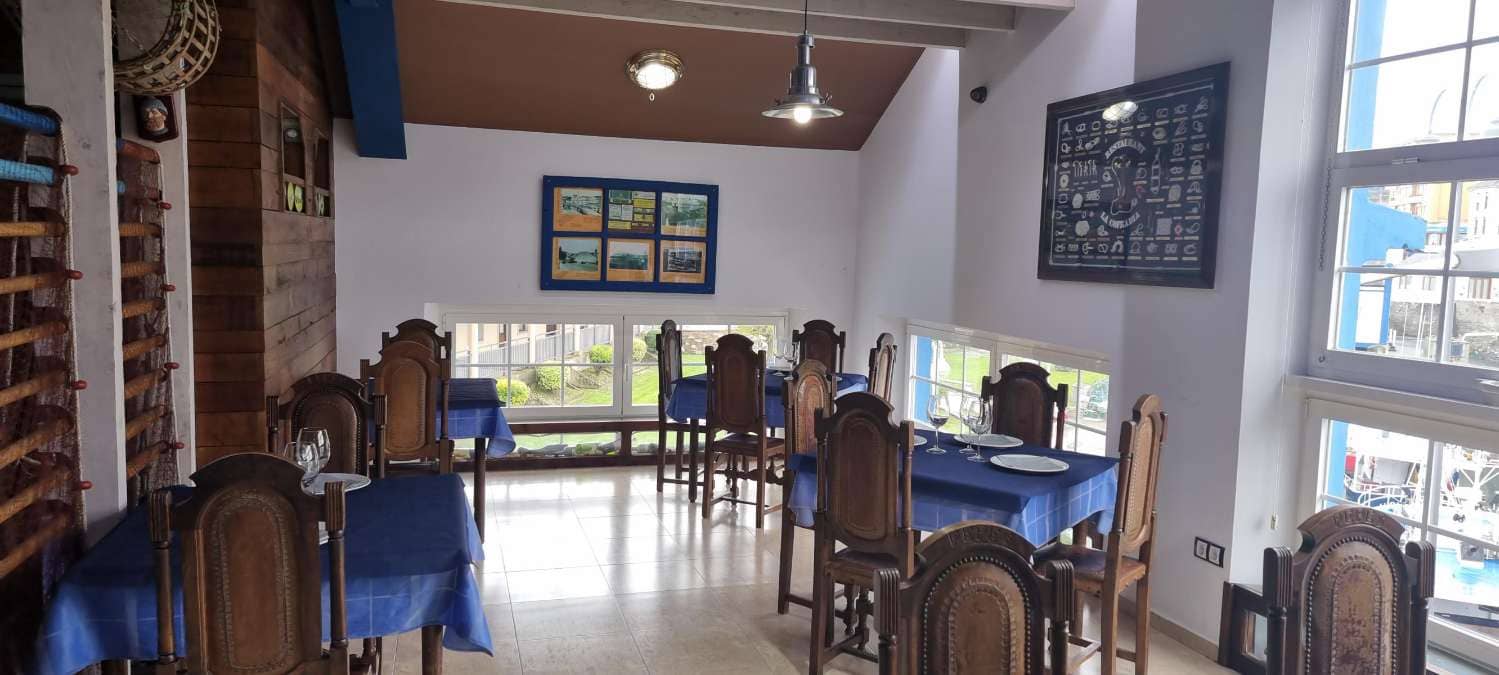 Restaurant/Bar til salg i Navia - € 500.000 (Ref: 8779931)