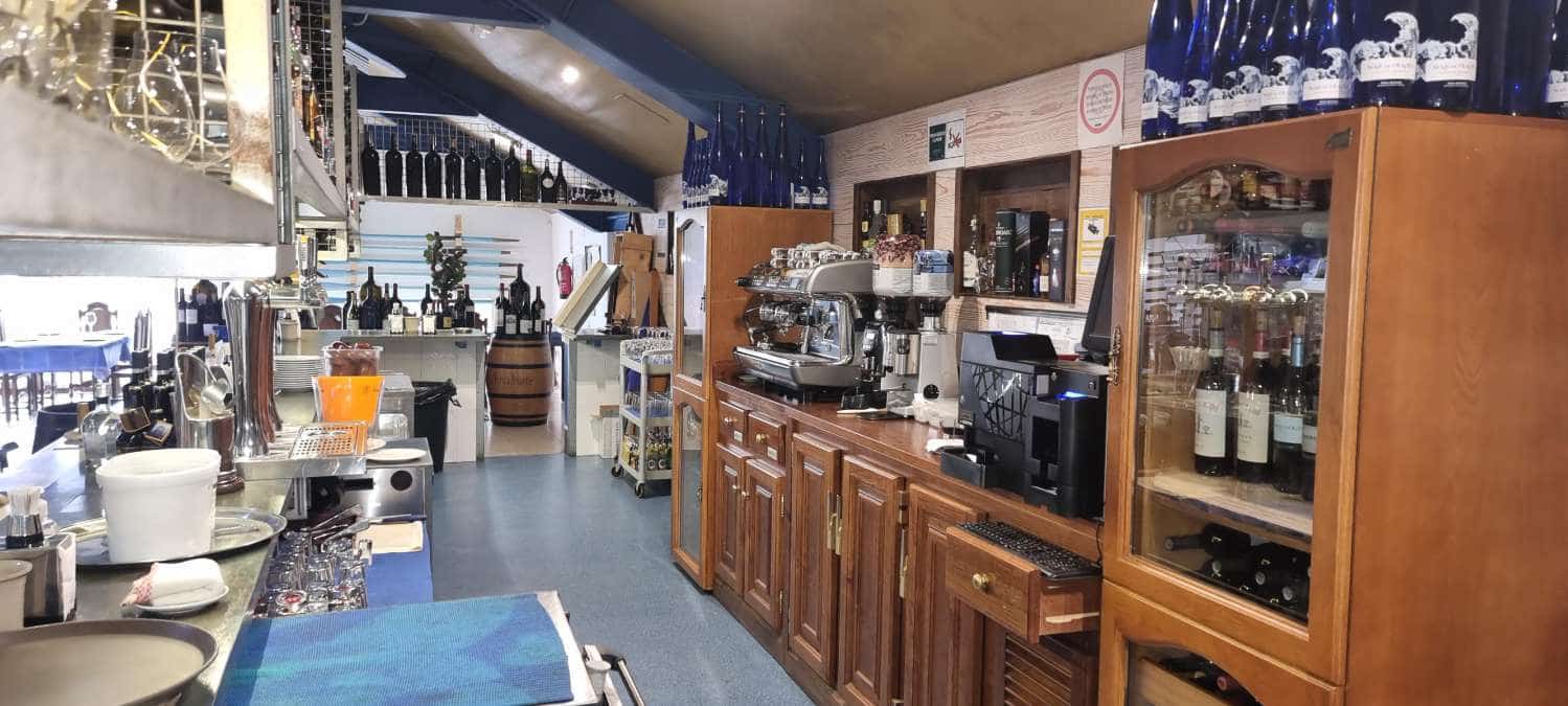 Restaurant/Bar til salg i Navia - € 500.000 (Ref: 8779931)