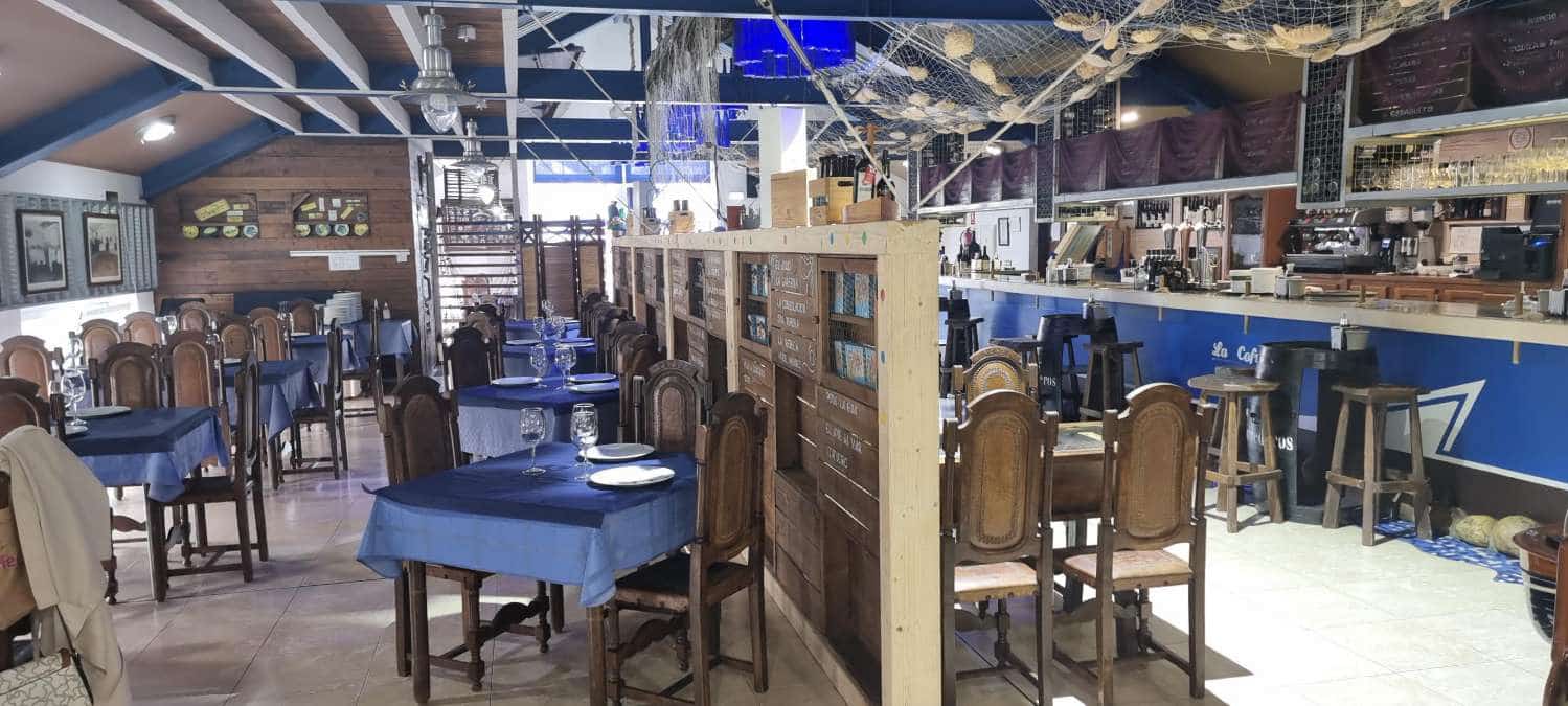 Restaurant/Bar til salg i Navia - € 500.000 (Ref: 8779931)