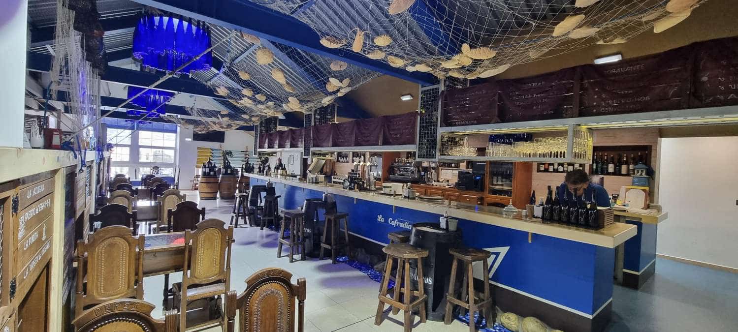 Restaurant/Bar til salg i Navia - € 500.000 (Ref: 8779931)