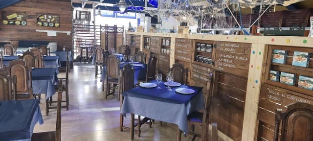 Restaurant/Bar til salg i Navia - € 500.000 (Ref: 8779931)