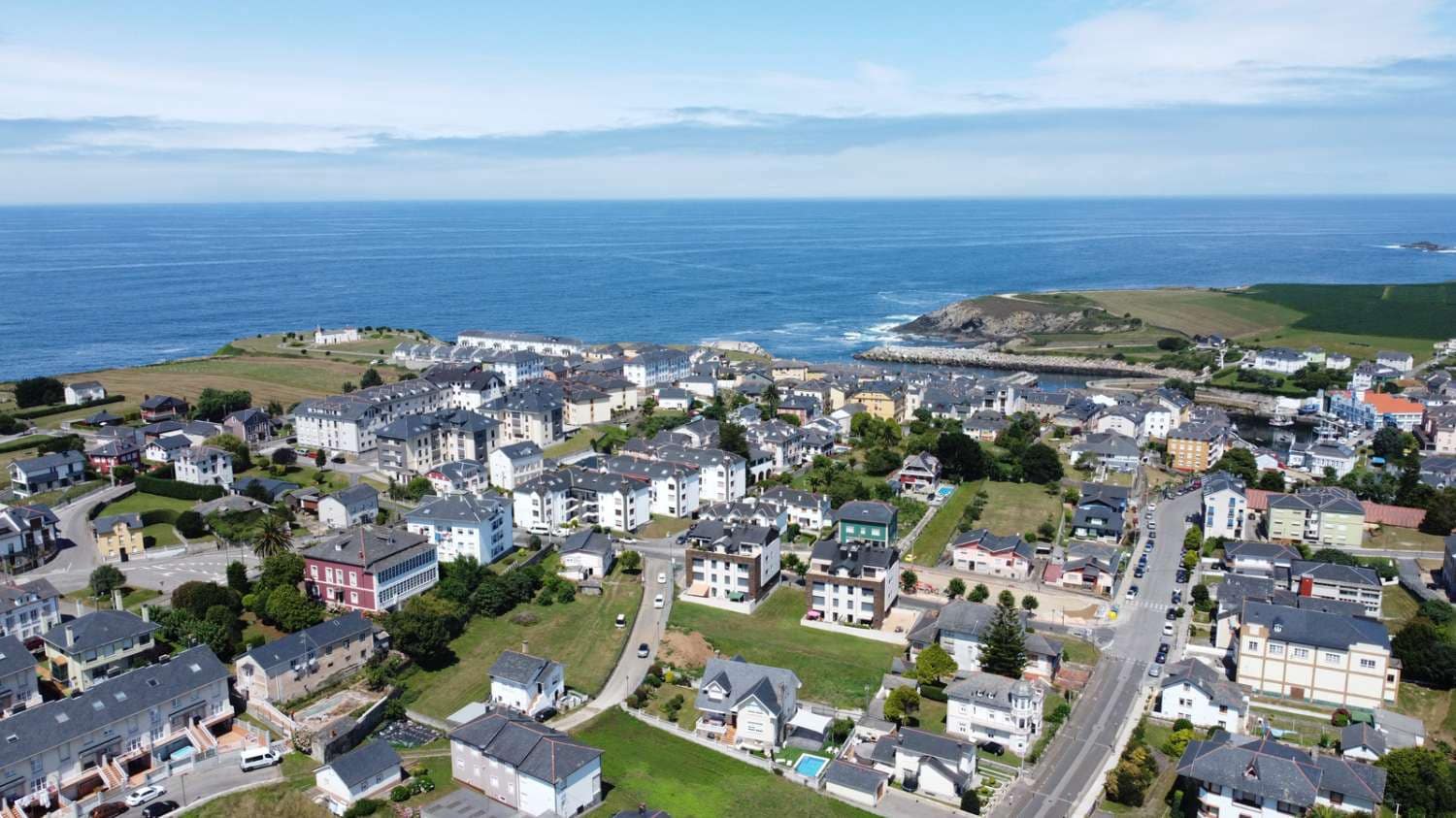 Restaurant/Bar til salg i Navia - € 500.000 (Ref: 8779931)