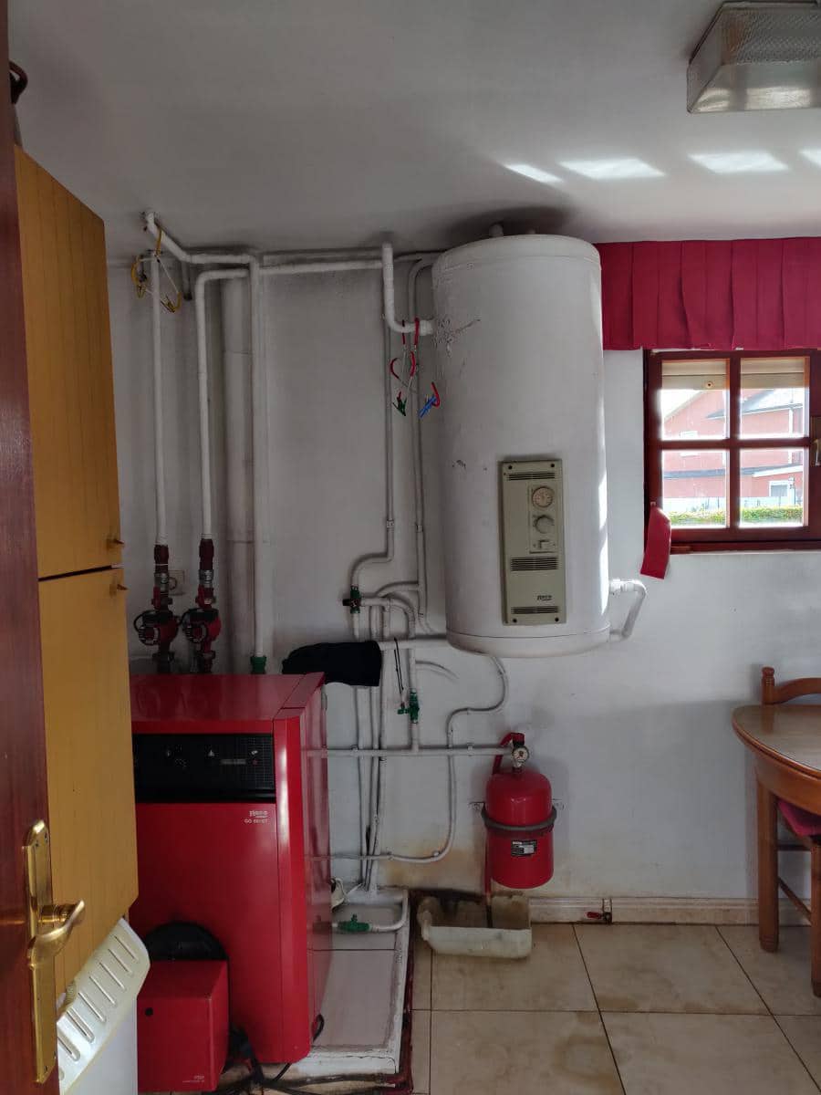 6 soveværelse Villa til salg i Coana med garage - € 500.000 (Ref: 8786013)