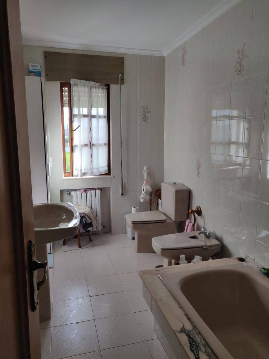 6 soveværelse Villa til salg i Coana med garage - € 500.000 (Ref: 8786013)