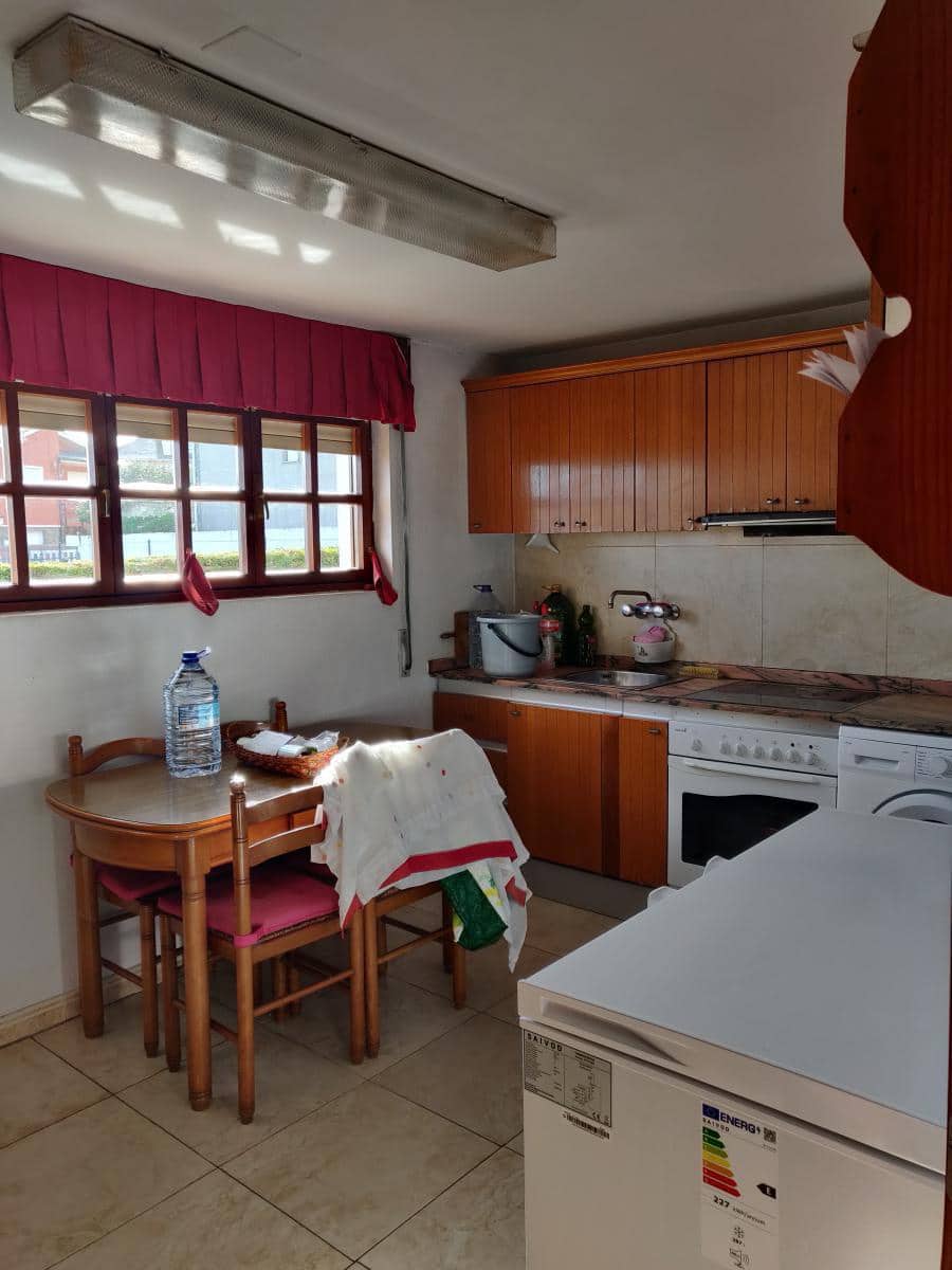 6 soveværelse Villa til salg i Coana med garage - € 500.000 (Ref: 8786013)