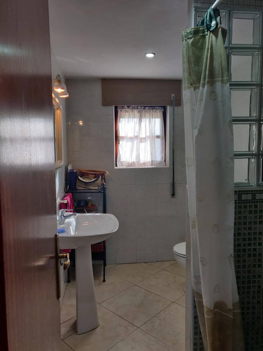 6 soveværelse Villa til salg i Coana med garage - € 500.000 (Ref: 8786013)