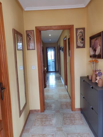 6 makuuhuone Huvila myytävänä paikassa Coaña mukana 
autotalli - 500 000 € (Ref: 8786013)